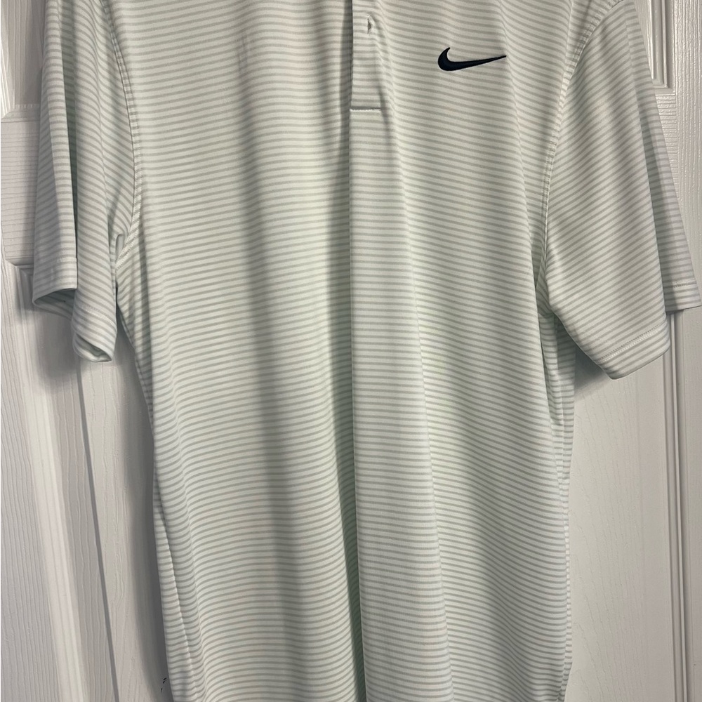 Like new to Nike Men’s Mint Green Dri-Fit Striped Polo